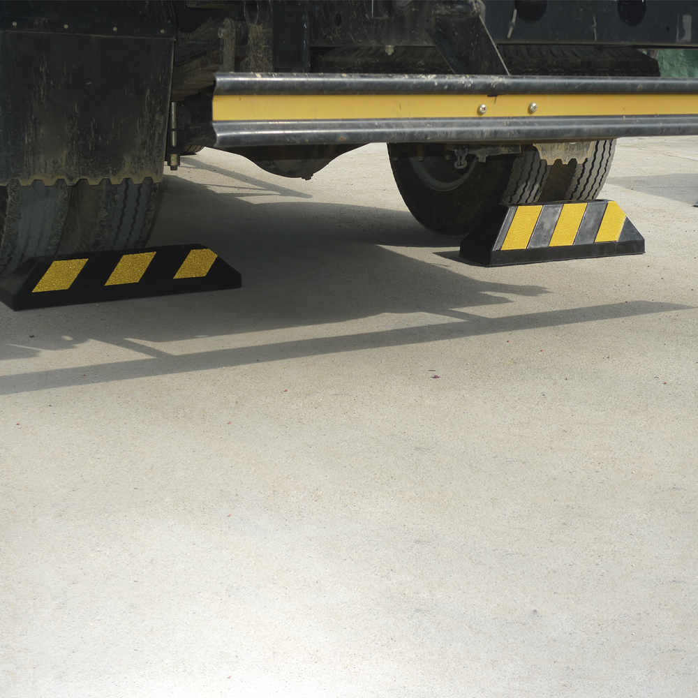 Tope Vehicular 55cm Para Camion Estacionamiento Color Negro-Amarillo AC55TC - SILYMX
