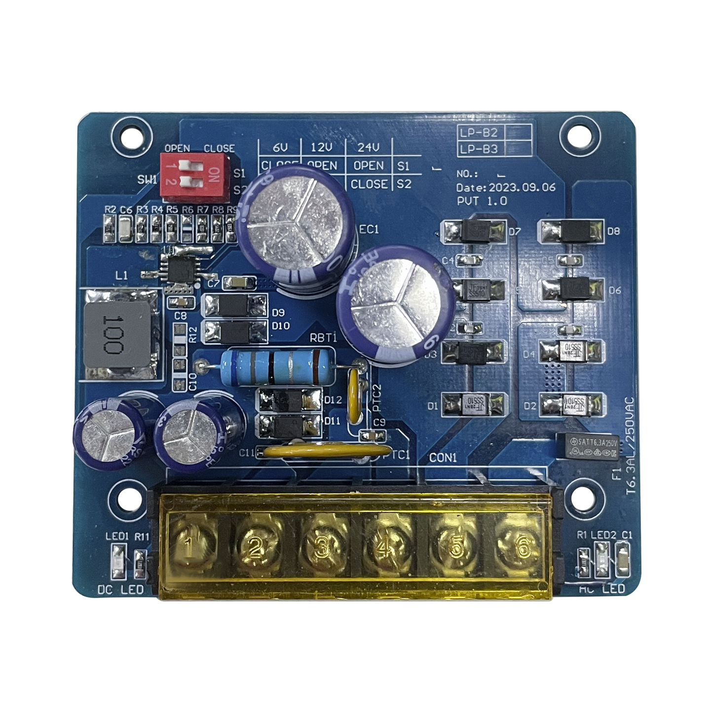 6 o 12  o 24 Vcc @ 2.5 A Fuente tipo tarjeta/ 1 salida requiere transformador de entrada  capacidad de baterías baterías no incluidas EPCOM POWERLINE PL-B2 - SILYMX