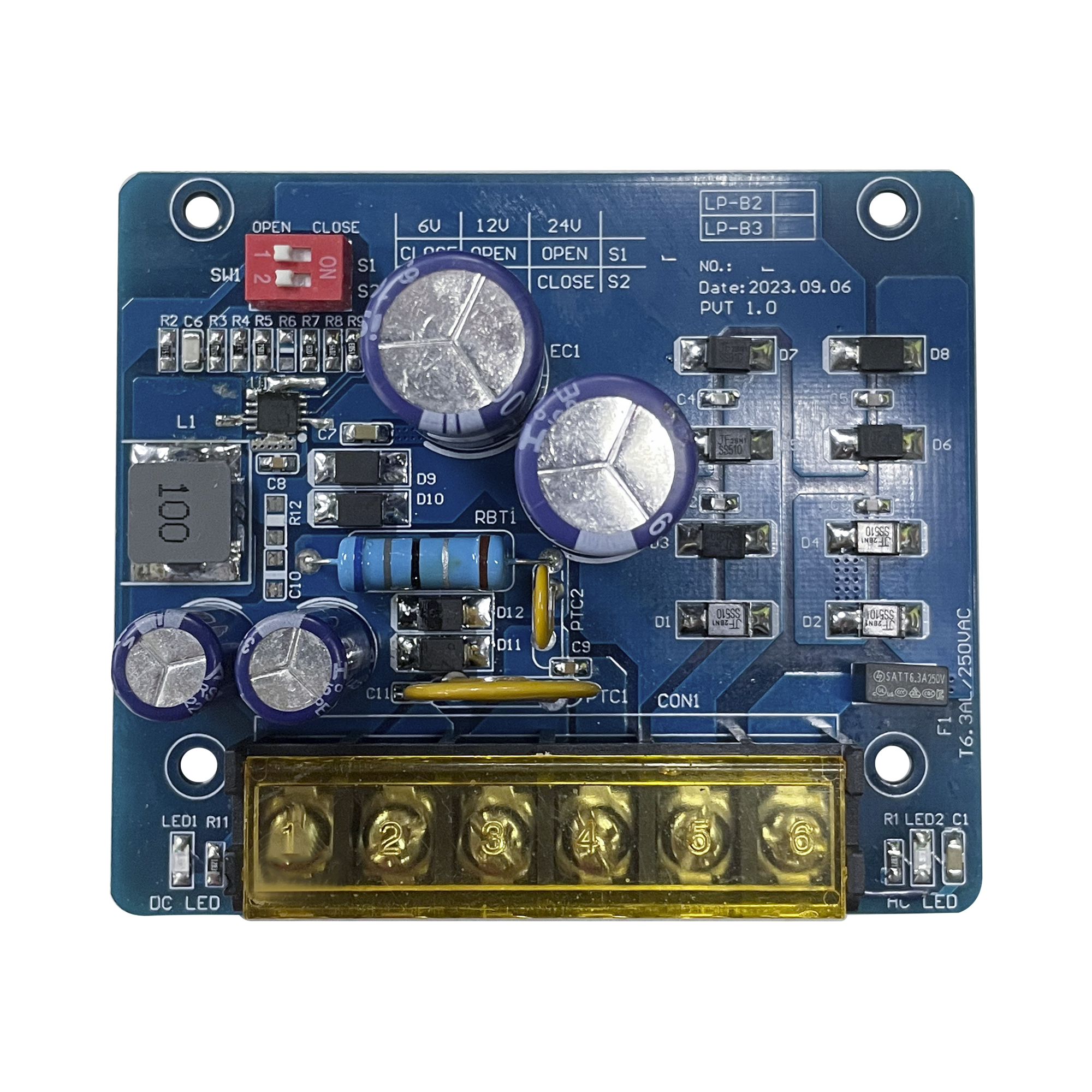 6 o 12  o 24 Vcc @ 2.5 A Fuente tipo tarjeta/ 1 salida requiere transformador de entrada  capacidad de baterías baterías no incluidas EPCOM POWERLINE PL-B2 - SILYMX