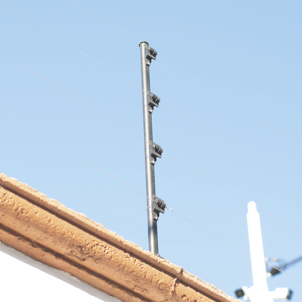 Aislador de Paso Negro reforzado para cercos eléctricos, resistente al clima extremoso SFPASO