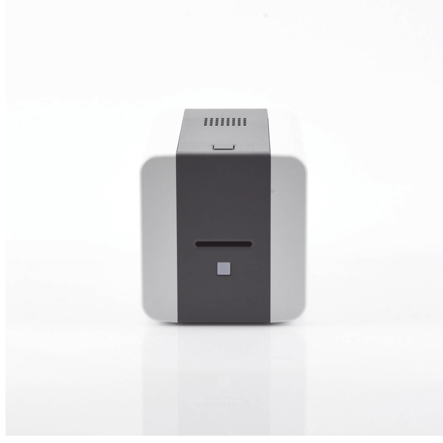 Impresora de Tarjetas Semi-automática SMART21 Ingreso de Tarjetas Manual/Incluye Ribbon, Software y 100 Tarjetas PVC SMART21SK - SILYMX