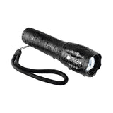 Linterna LED de Aluminio 800 Lúmenes IPX4 Resistente al Agua XT62 - SILYMX