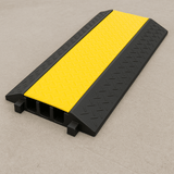 Protector de Cable de 3 Canales Base de Goma Tapa de Plástico del Canal 56x55MM Capacidad de Carga 6.1 Toneladas Longitud 90 cm 50 cm Altura 7.5 cm ACCESSPRO - Imagen 2