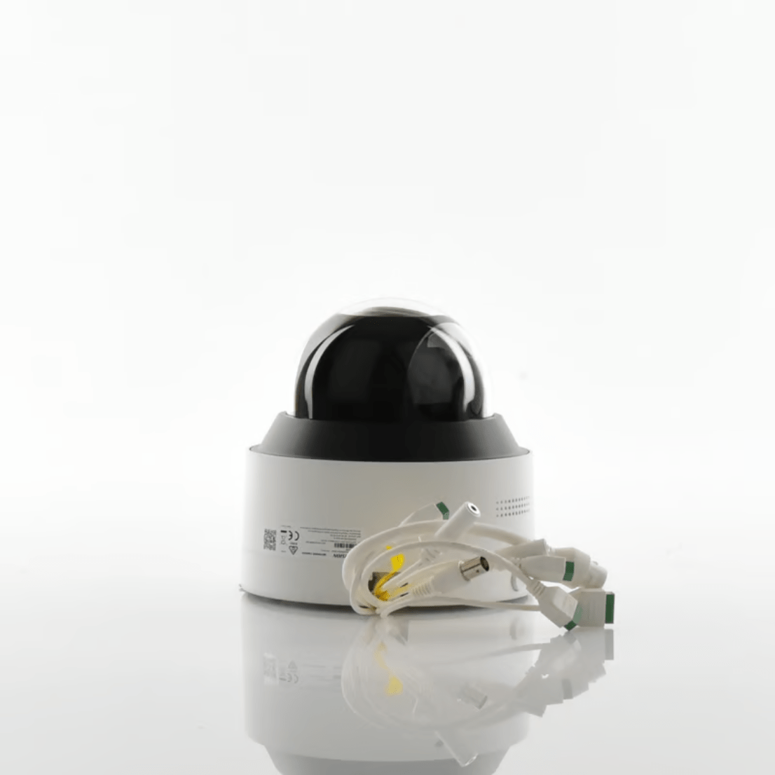 Domo IP 4 Megapixel Lente Mot. 2.8 - 12 mm Luz Dual (IR y Luz Blanca) Reconocimiento Facial Heat Map ACUSENSE Metadata Micrófono Integrado IK10 IP67 WDR 140 dB DeepinView IDS-2CD7547G0-XZHS - SILYMX