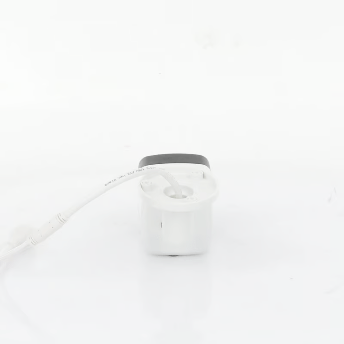 Cámara Dual Light Bala IP 4 Megapixel  Lente 2.8 mm  30 mts IR + 30 mts Luz Blanca  Micrófono Integrado  ACUSENSE Lite  Exterior IP67 H.265 PoE  ONVIF Micro SD DS-2CD1043G2-LIU(F) - SILYMX