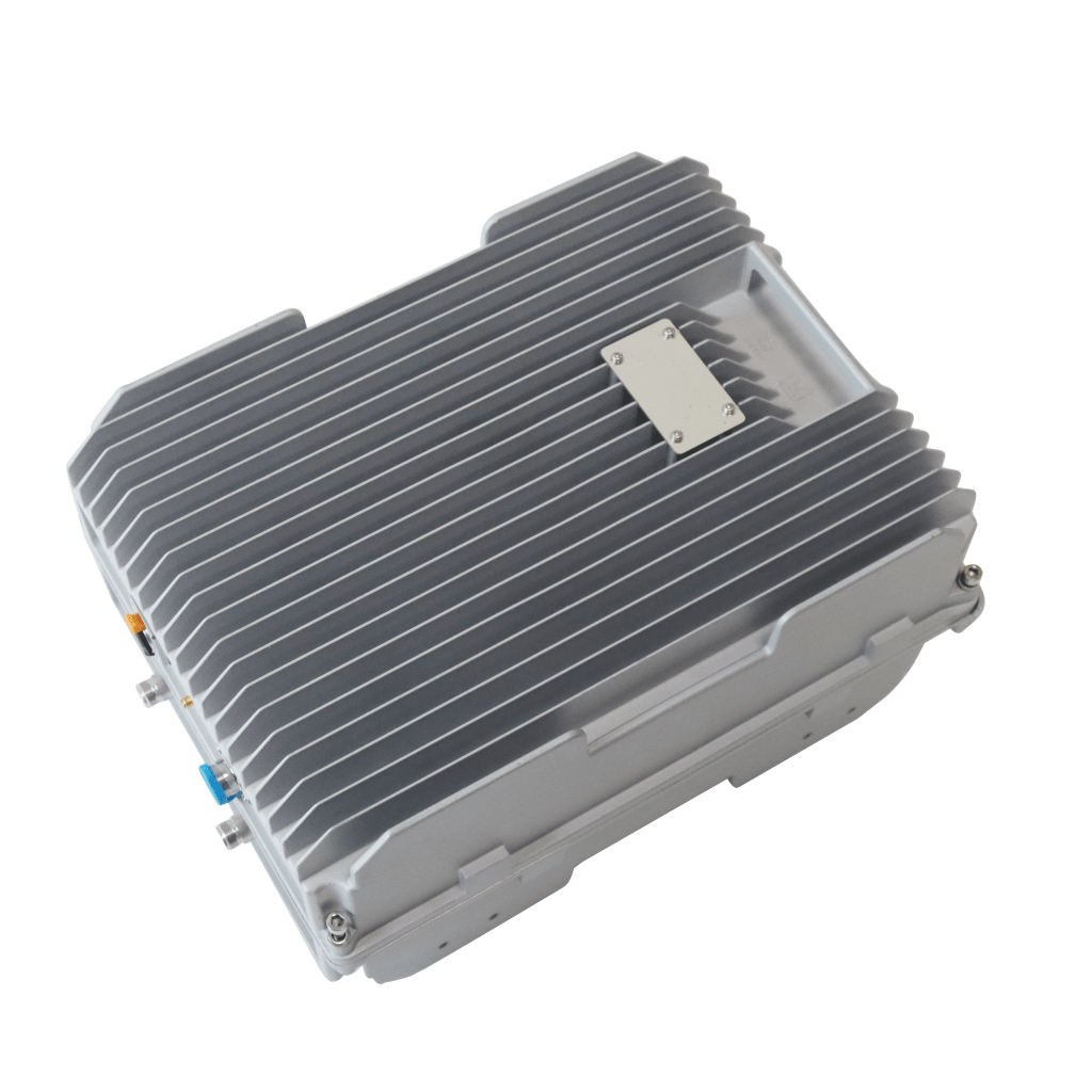 COBERTURA DE HASTA 5 km / Amplificador de Señal Celular / Banda 2, 1900 MHz. / 20 Watts de Potencia / Banda Ancha Multioperador / Protección Autoexcitación / Pantalla Interior para Monitoreo / Gabinete IP65. EPCOM - Imagen 2