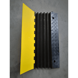 Protector de Cable de 5 Canales Base de Goma y Tapa de Plástico Capacidad 4.6 Toneladas Canal 38x35MM Longitud 90 cm Amarillo y Negro AC905-CV - SILYMX